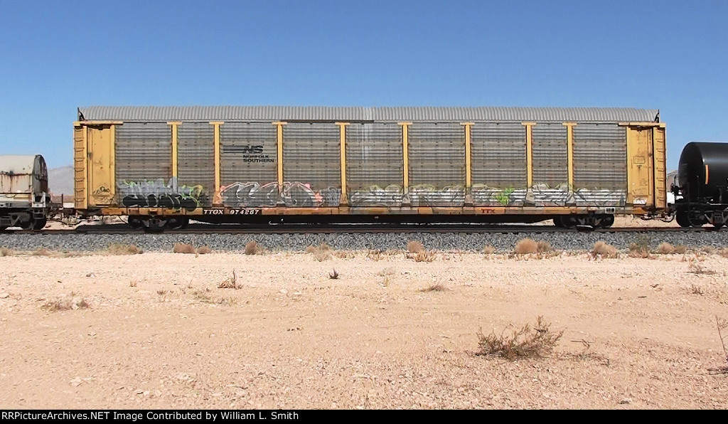 EB Manifest Frt at Erie NV -50